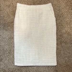 💕🎉HOST PICK🎉💕 White Shimmer Pencil Skirt